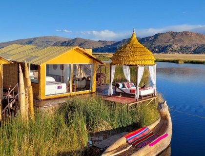 DORMIR EN ISLAS FLOTANTES DE LOS UROS